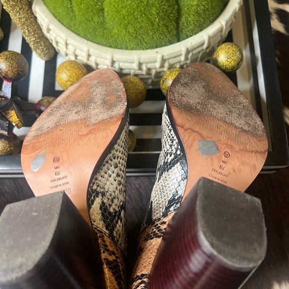 Schutz Haven Snakeskin Embossed Leather Western Ankle Boots (Size 7 - Picture 5 of 7